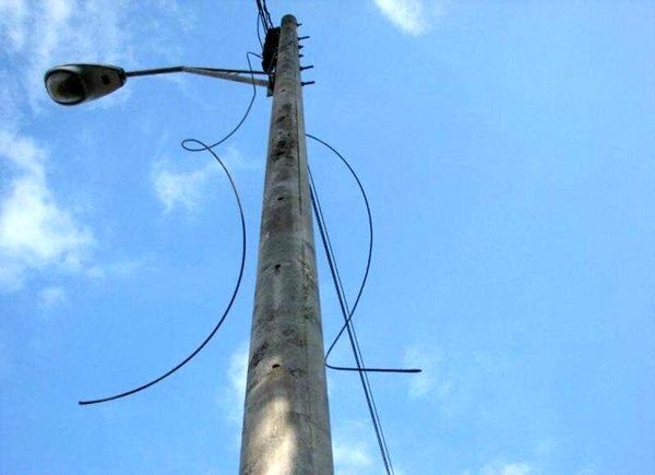 Iranians Hit By Poverty Stealing Power Cables, Road Equipment
