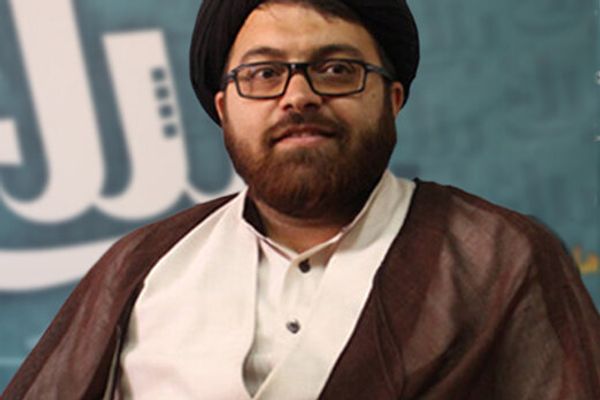 رجل دين إيراني: ننظم حفلات أعياد الميلاد والمعسكرات والليالي المدرسية للطلاب في حوزة قُم