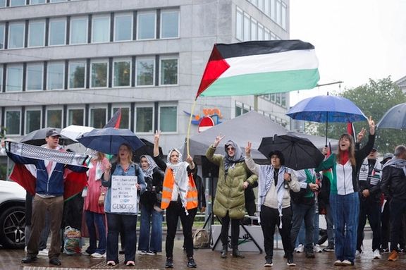 تجمع طرفداران فلسطینی در محل برگزاری جلسه دیوان بینالمللی دادگستری