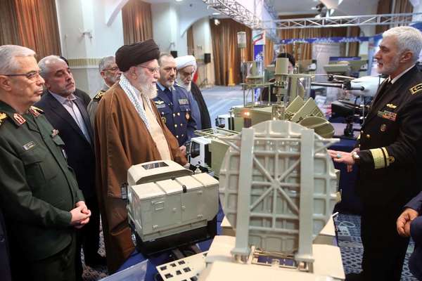 Khamenei praises president’s opposition to US talks, calls for military progress