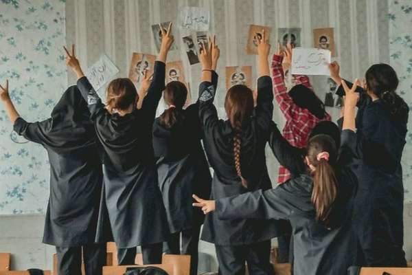 Reformist Figures Shun Regime Change Fearing ‘Uncertainty’