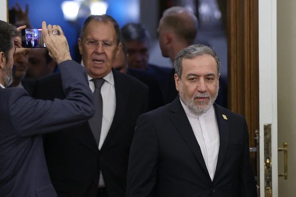 وزير الخارجية الإيراني: نعتمد على التشاور مع روسيا لضمان عدم تكرار هجمات إسرائيل