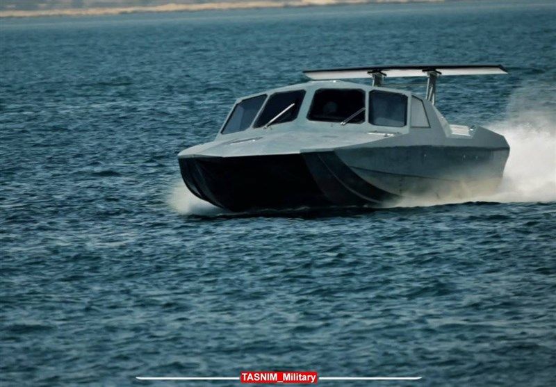 رونمایی سپاه پاسداران و ارتش از شناورهای جدید و اسلحه جایگزین ژ۳