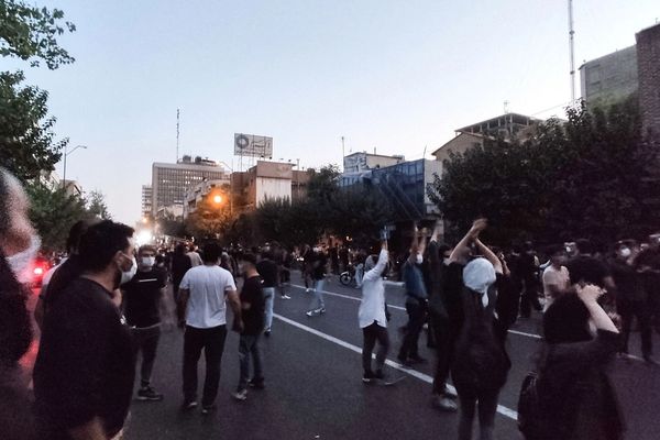 Underground Youth Groups In Iran Survive Clampdown, Seek Regime’s Overthrow