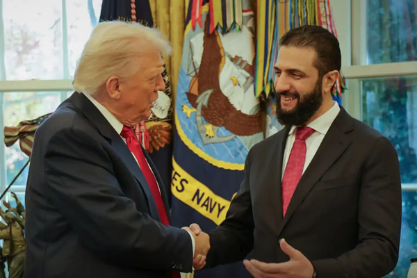 همزمان با دیدار ترامپ و الشرع، واشینگتن اجرای «تحریمهای سزار» علیه سوریه را متوقف کرد