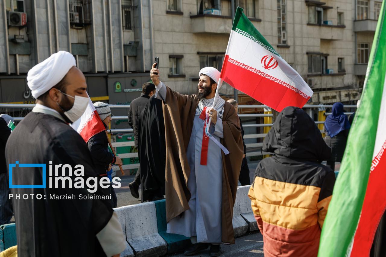 وكالة الحوزة العلمية: المشاكل المعيشية قد تدفع بعض رجال الدين في إيران للعمل بمهن أخرى