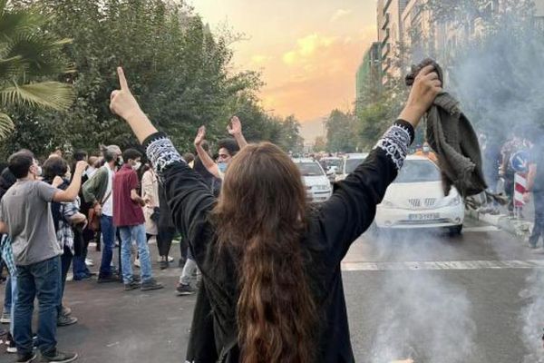 ۲۴ تشکل کارگری و اجتماعی بر ادامه «زن، زندگی، آزادی» تاکید کردند
