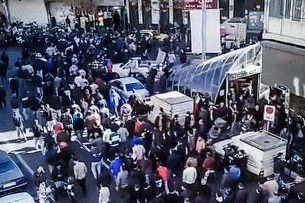 حمایت بنیاد نرگس و تشکلهای صنفی از اعتراضات و اعتصابات سراسری؛ در کنار مردم هستیم