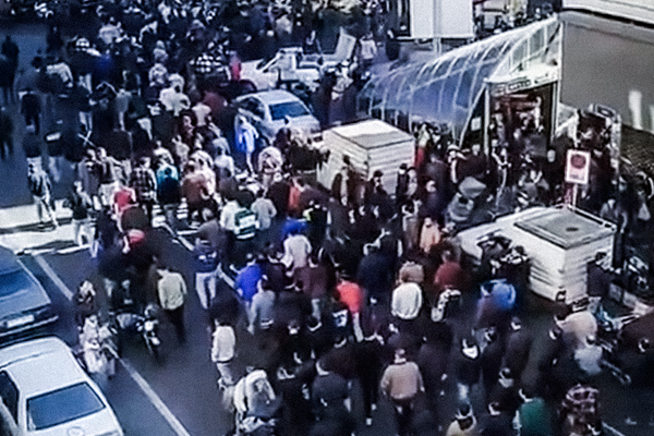 از دی ۹۶ تا دی ۱۴۰۴؛ وقتی اقتصاد به ابزار اعتراض علیه کل نظام بدل شد