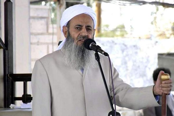 خطيب أهل السنة في إيران : الإعدامات السياسية تدمر العائلات