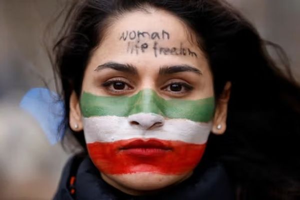 Iran rolls out 'green tick' site to woo back émigrés but risks abound