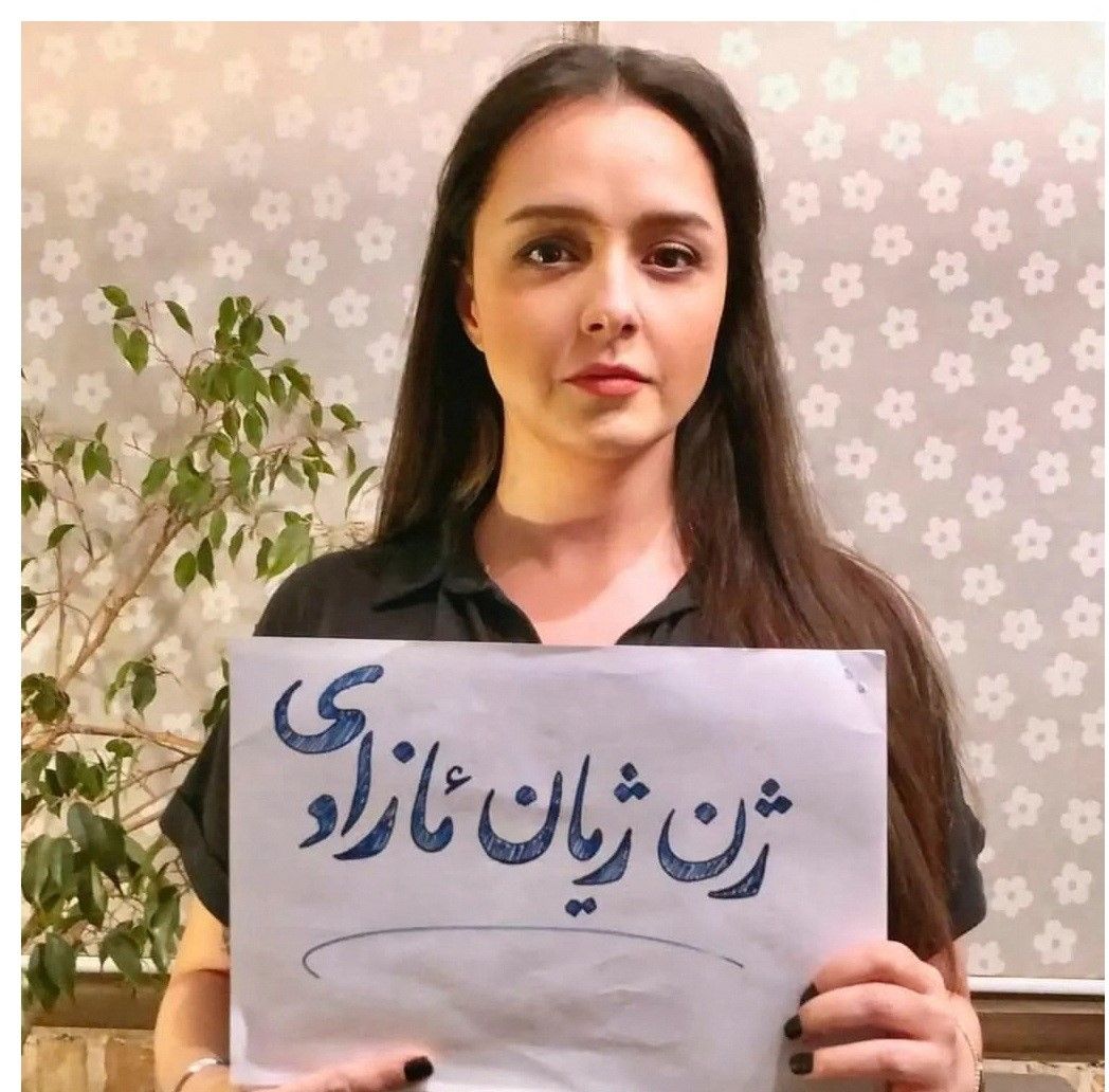 Regime Warns Filmmakers In Iran Not To Hire Actresses Who Remove Hijab