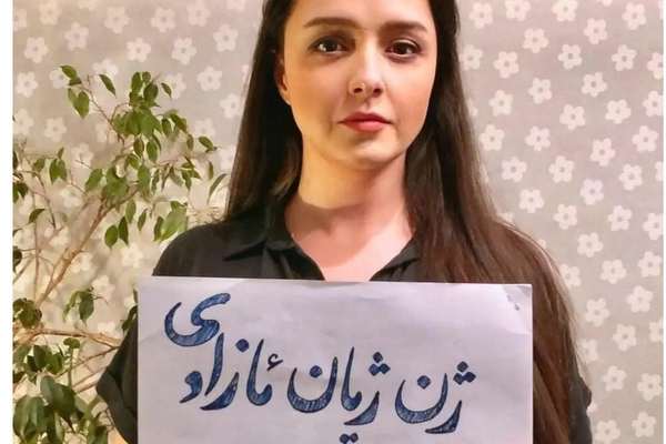 Regime Warns Filmmakers In Iran Not To Hire Actresses Who Remove Hijab