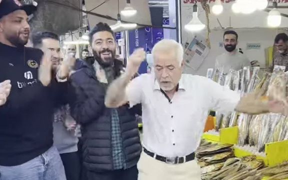 صفحه اینستاگرام پیرمردی که در رشت آواز میخواند و میرقصید مسدود شد