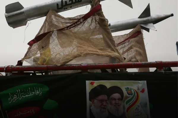 "سي إن إن": إيران تعيد بناء برنامجها الصاروخي بمساعدة الصين رغم العقوبات الأممية