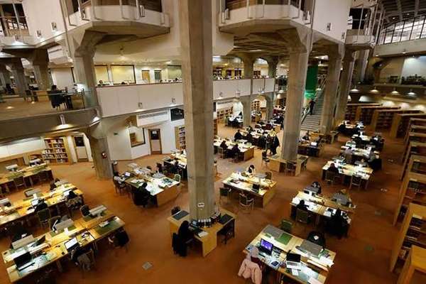 Iran’s National Library Members Slam Suspensions For Improper Hijab
