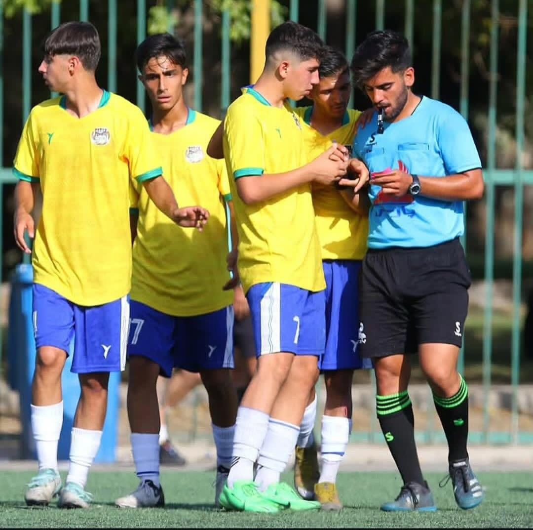 داوری که از مادر یک بازیکن سیلی خورد: خوشحالم واکنش نشان ندادم، قدرت من در کارت‌هایم است