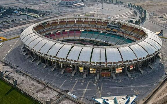 إيران تستخدم ملاعب رياضية لإخفاء معدات قمع أمنية تحسبًا لهجمات محتملة من أميركا وإسرائيل