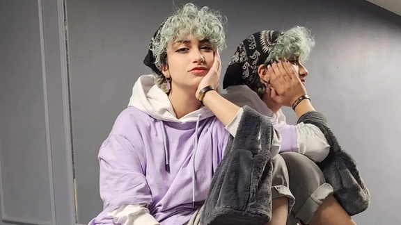 آرمیتا عباسی از بازداشتشدگان خیزش انقلابی، به اتهام «جریحهدار کردن عفت عمومی» احضار شد