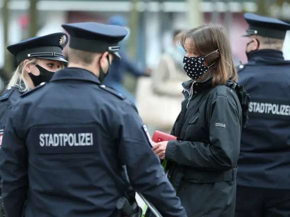 Photo showing some German police officers