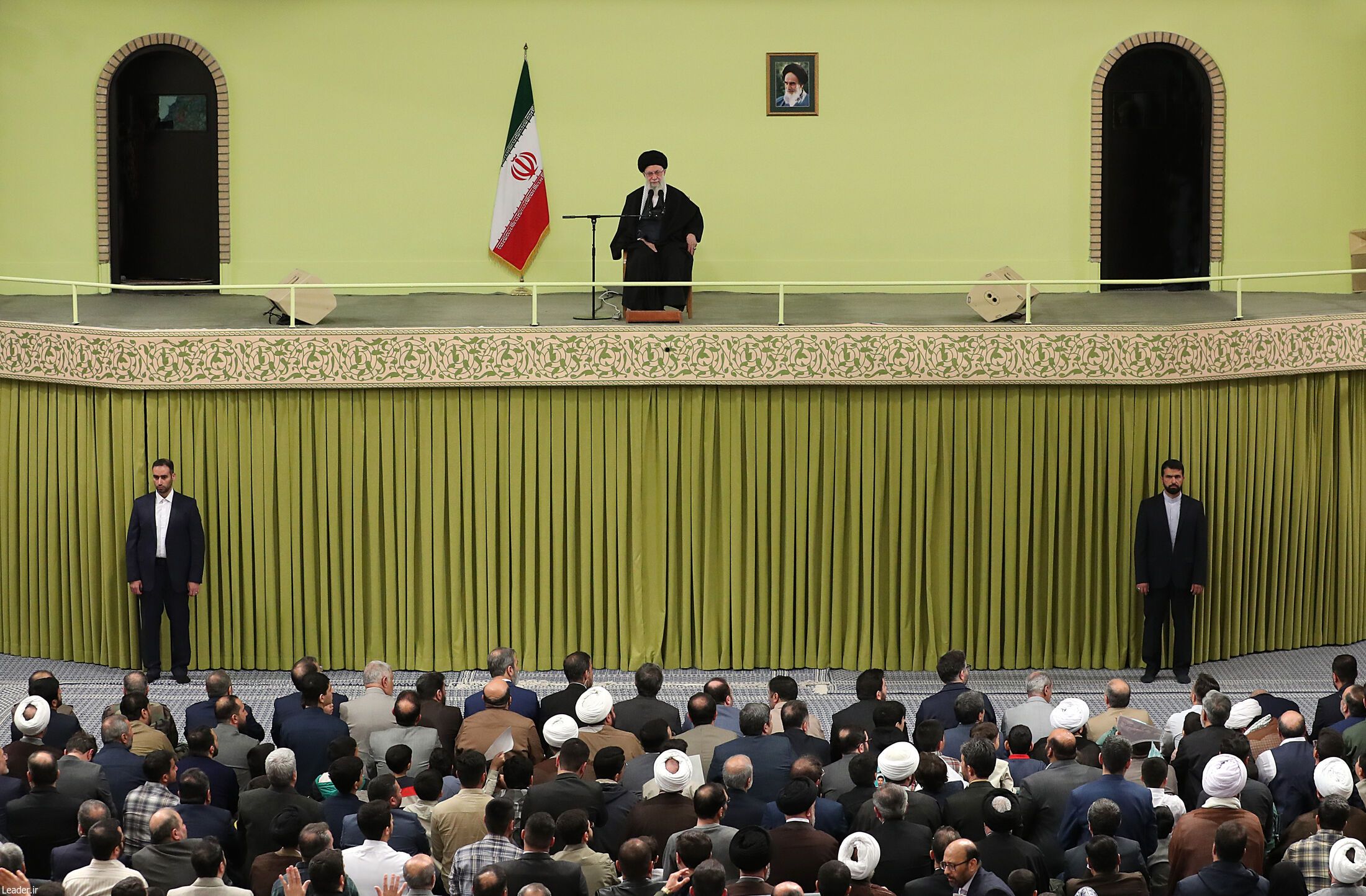 Khamenei's Annual Economic Slogan Reflects Wishful Thinking