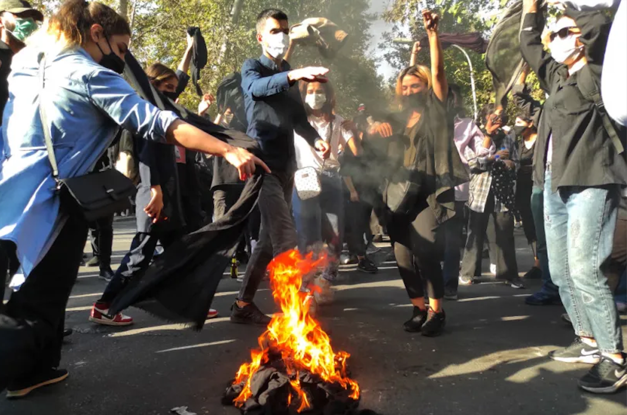 تداوم خیزش انقلابی و تاکید معترضان بر عزم خود برای سرنگونی جمهوری اسلامی