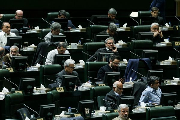 As economic pressure mounts, Iran’s parliament moves toward impeachments
