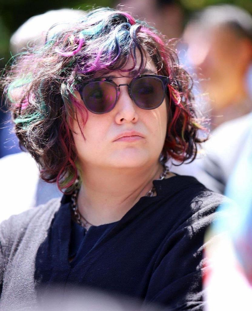 منع الممثلة الإيرانية "باران كوثري" من السفر والعمل التلفزيوني لظهورها دون حجاب