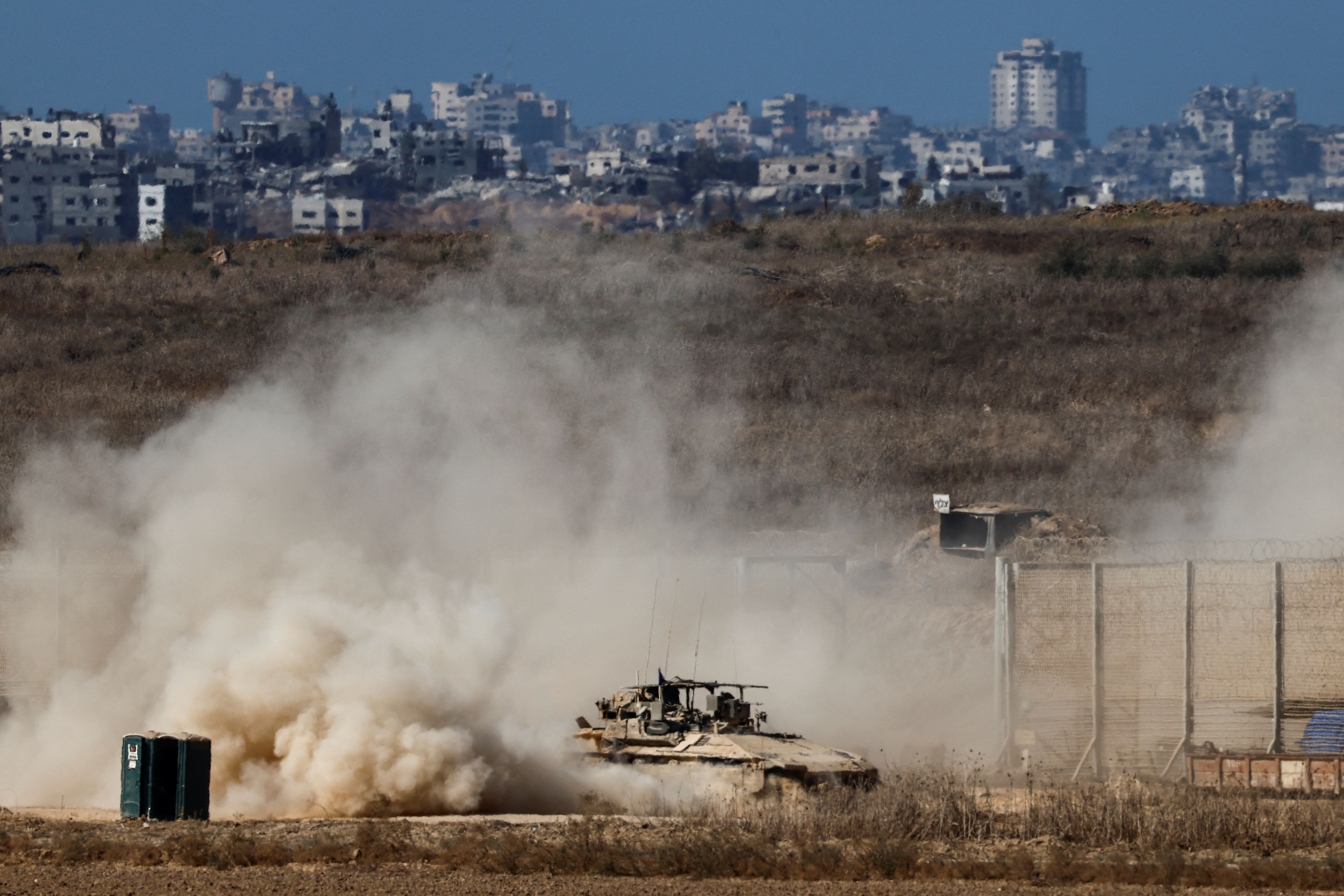 حمله زمینی اسرائیل به اردوگاه مرکز غزه؛ ۱۱ فلسطینی کشته شدند