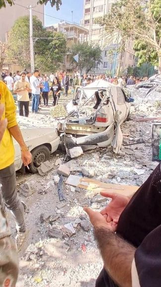 Blast damages residential building in Bandar Abbas