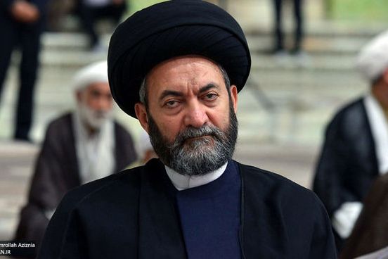 امام جمعه اردبیل: قصه حمالی که به خاطر شکستن چوب گرفتار قبر است را به کودکان بگویید