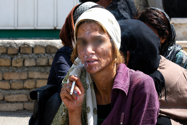 Counterfeit drugs kill 7,000 people annually in Iran