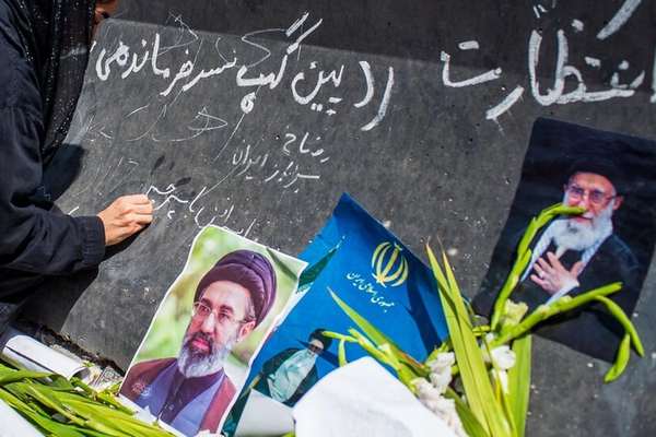 نیویورکتایمز: مجتبی خامنهای تمایل بیشتری به ساخت سلاح هستهای نشان میدهد
