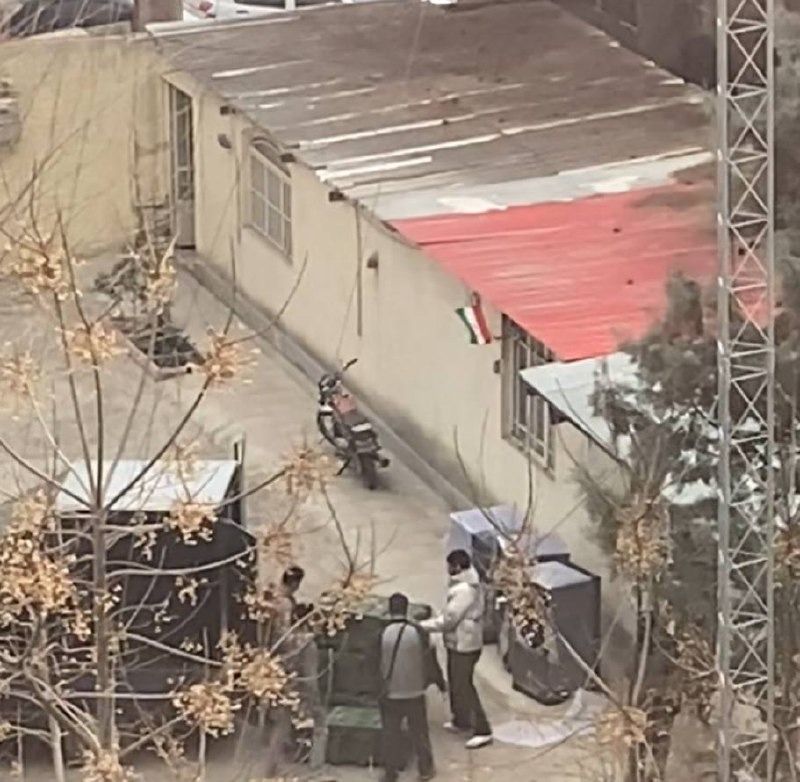 روایت مخاطبان: نیروهای نظامی در برخی شهرها در مدارس مستقر شده‌اند