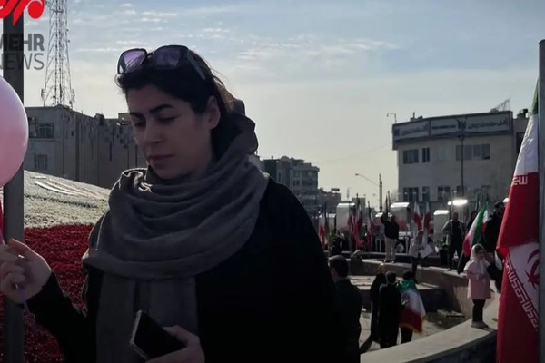 "كن معنا وافعل ما شئت".. شعار النظام الإيراني في "احتفالات انتصار الثورة"