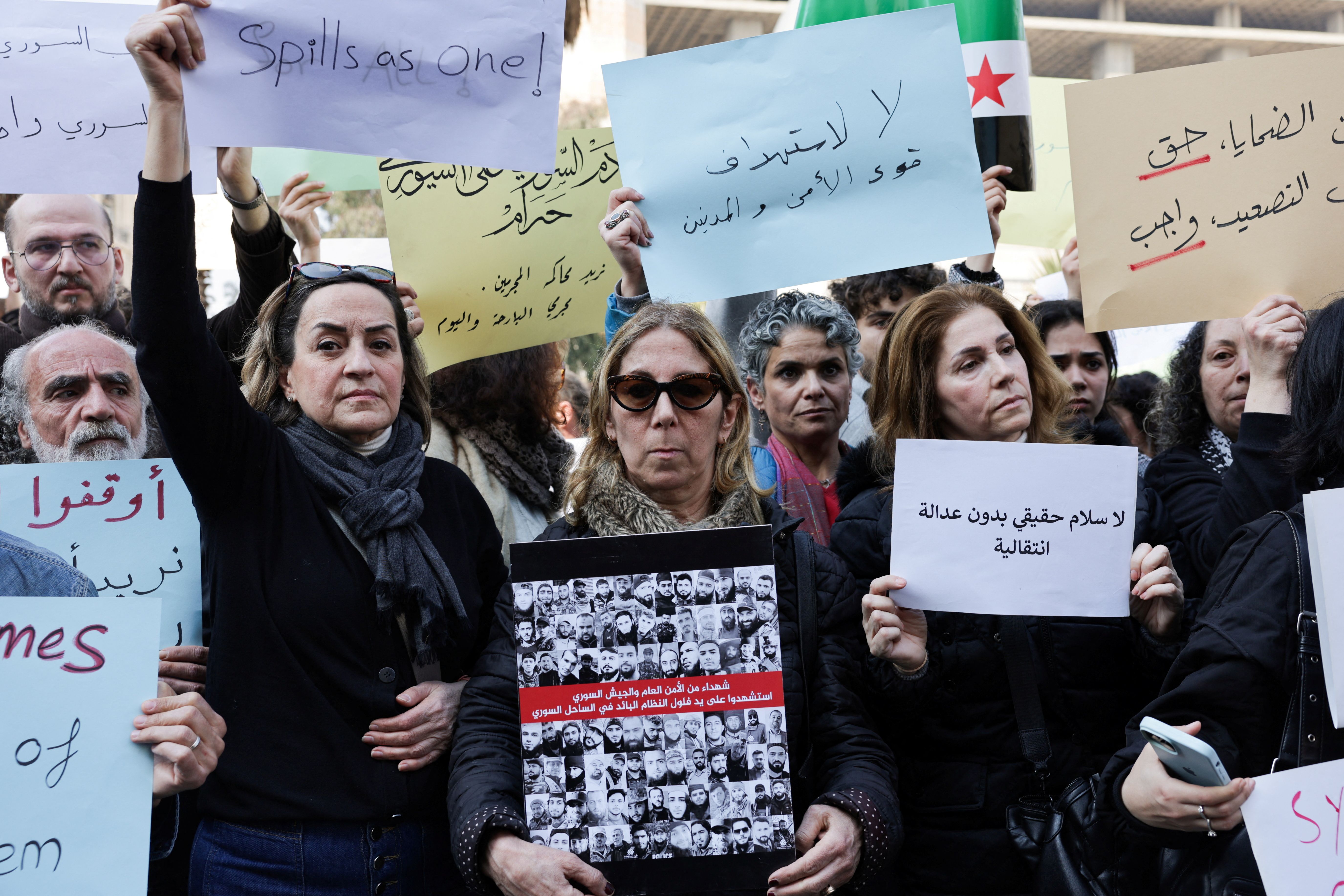 اعتراض در دمشق به کشتار غیرنظامیان علوی