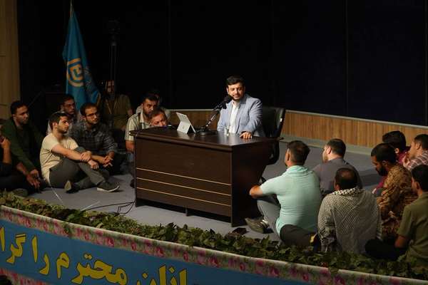 Controversial ultra-hardliner claims Khamenei endorsed his path