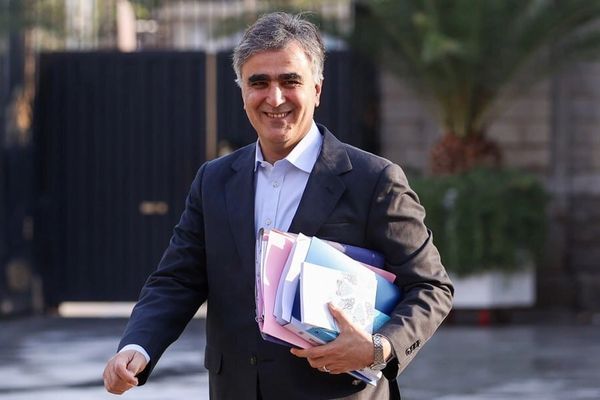 رئيس "المركزي" الإيراني: سعر الصرف الحالي يعكس الخوف وحربًا نفسية من العدو