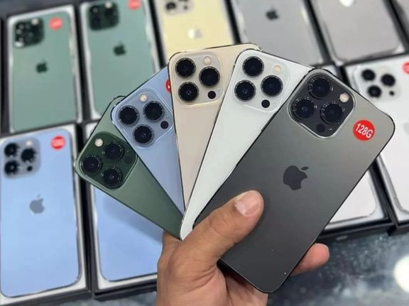 پیشنهاد انجمن واردکنندگان موبایل به دولت؛ افزایش ۲۵ درصدی تعرفه گمرک برای واردات آیفون