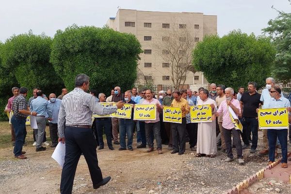 Iranian Retirees Hold Protests Across Country As Inflation Reduces Incomes