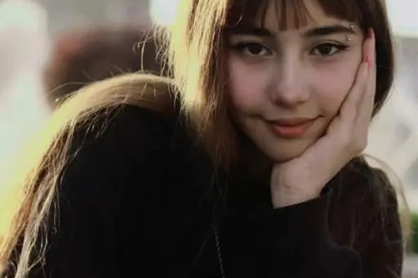 الإفراج عن ناشطة سياسية إيرانية عمرها 19 عامًا بكفالة ضخمة في أصفهان