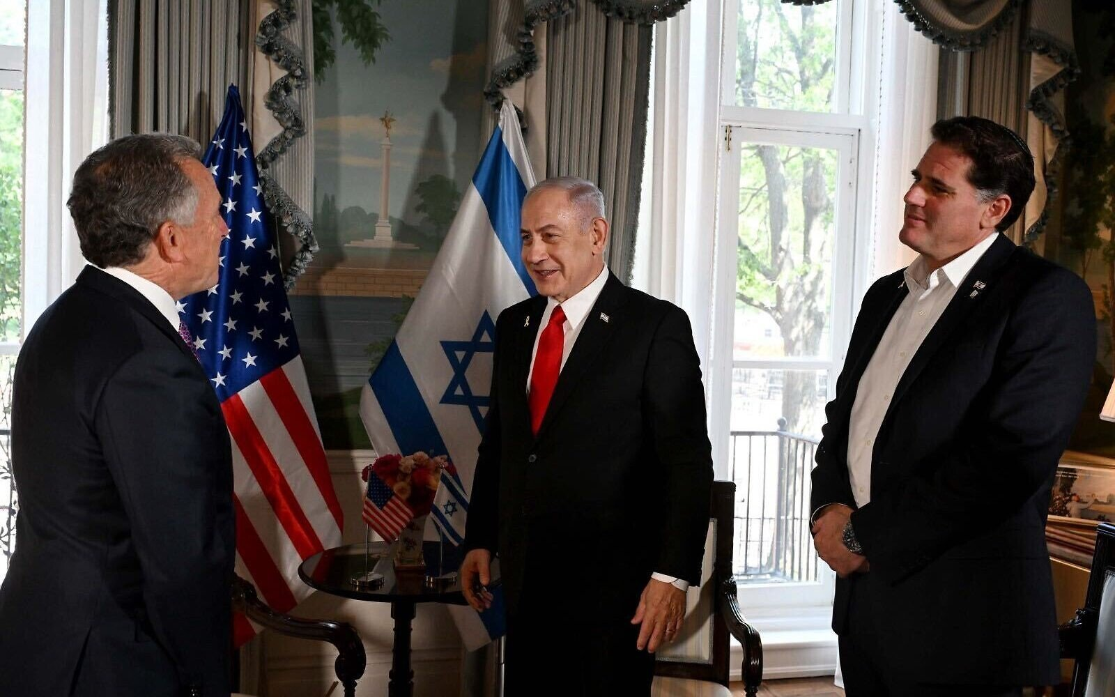 در آستانه مذاکرات اتمی استانبول، وزیر امور راهبردی اسرائیل وارد پاریس شد