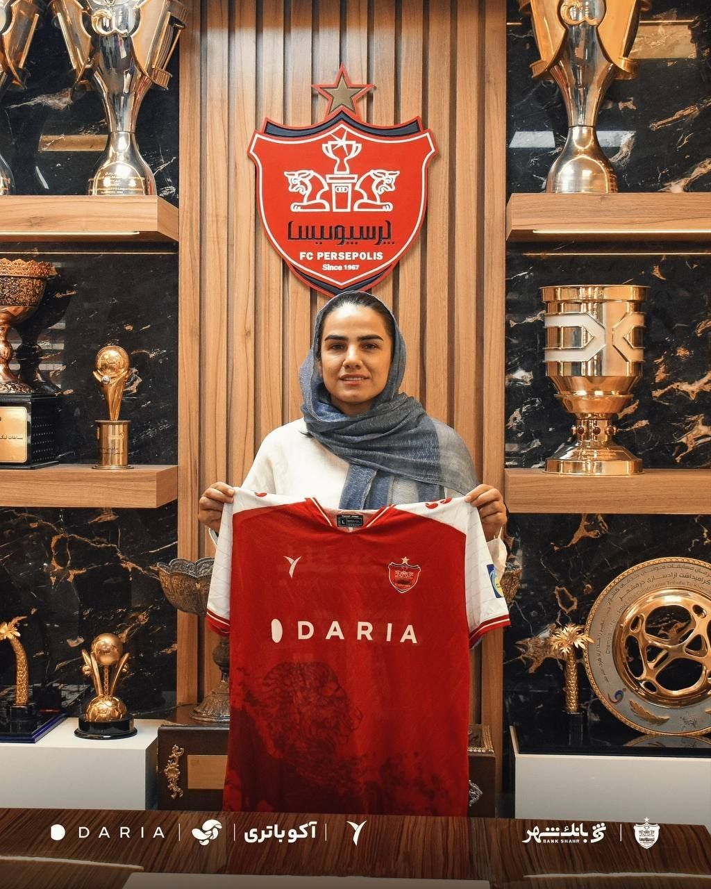 انتقال بزرگ در فوتبال زنان؛ فرشته کریمی، به پرسپولیس پیوست