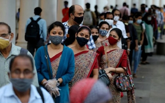هند با ۳۰۰ هزار ابتلا در یک روز، بالاترین میزان ابتلای روزانه کرونا در جهان را ثبت کرد