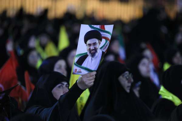 مجتبی خامنهای و جای خالی دیکتاتور