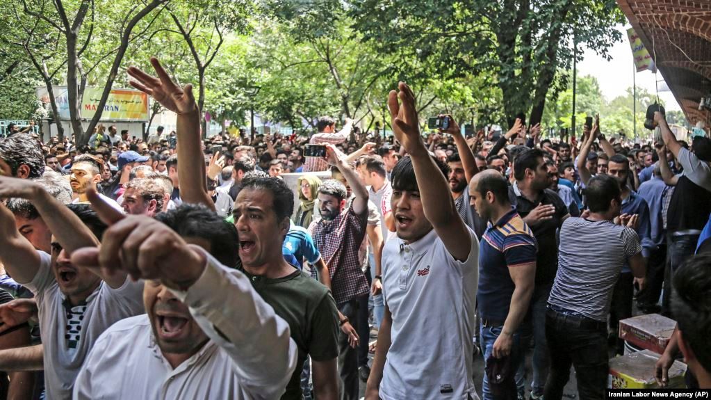 Inflation protest near Tehran Bazar in June 2018.