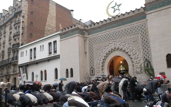 دولت فرانسه با هدف مقابله با اسلامگرایی افراطی، یک تشکل اسلامی جدید معرفی کرد