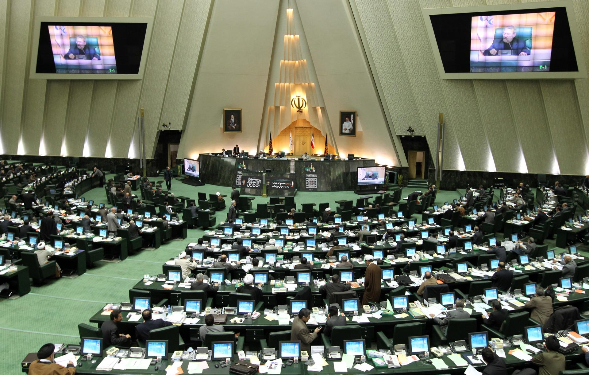 طرد سفراء إيران في عواصم العالم... بين زعزعة الاستقرار والهجوم على المقار الدبلوماسية