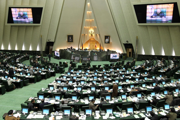 طرد سفراء إيران في عواصم العالم... بين زعزعة الاستقرار والهجوم على المقار الدبلوماسية