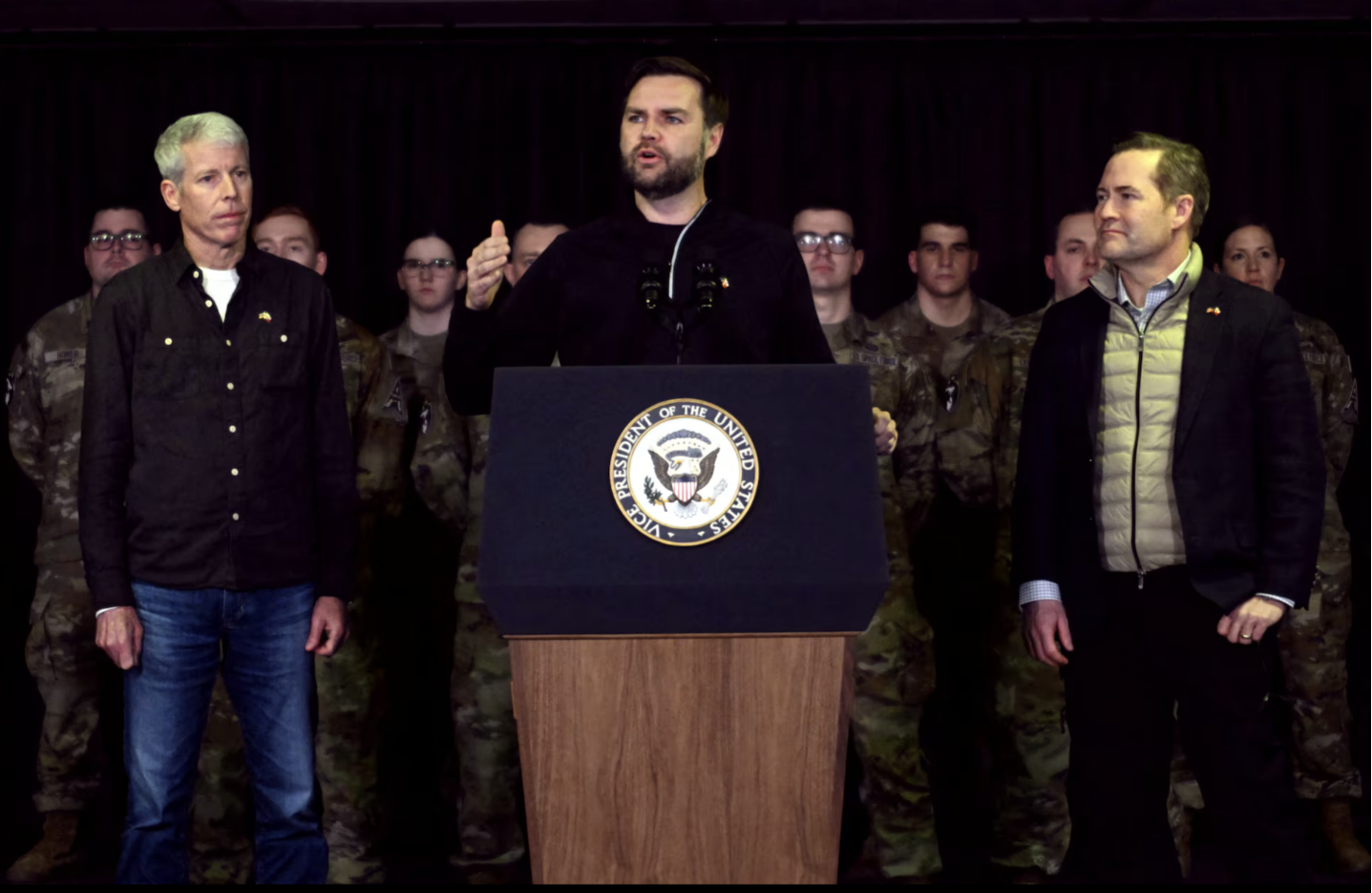 ونس، دانمارک را به کوتاهی در محافظت از گرینلند در برابر روسیه و چین متهم کرد